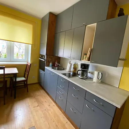 Aisa 11a Appartement *